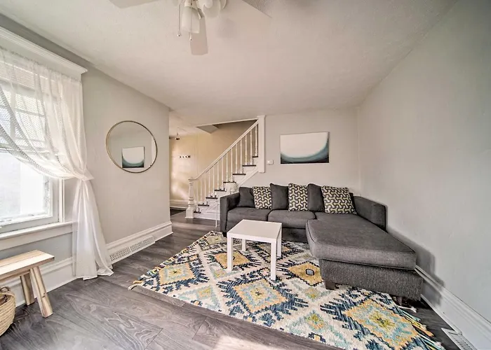Historic Family Home 2 Mi To Lake Erie And Zoo!