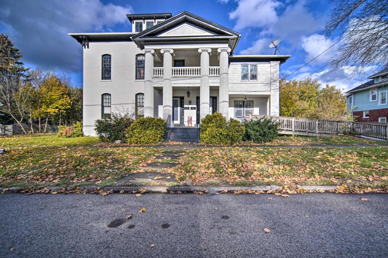 Holiday home Historic Family 2 Mi To And Zoo!